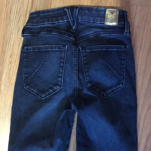 Guess jeans with slimming/lifting denim! - Picture 3 of 3